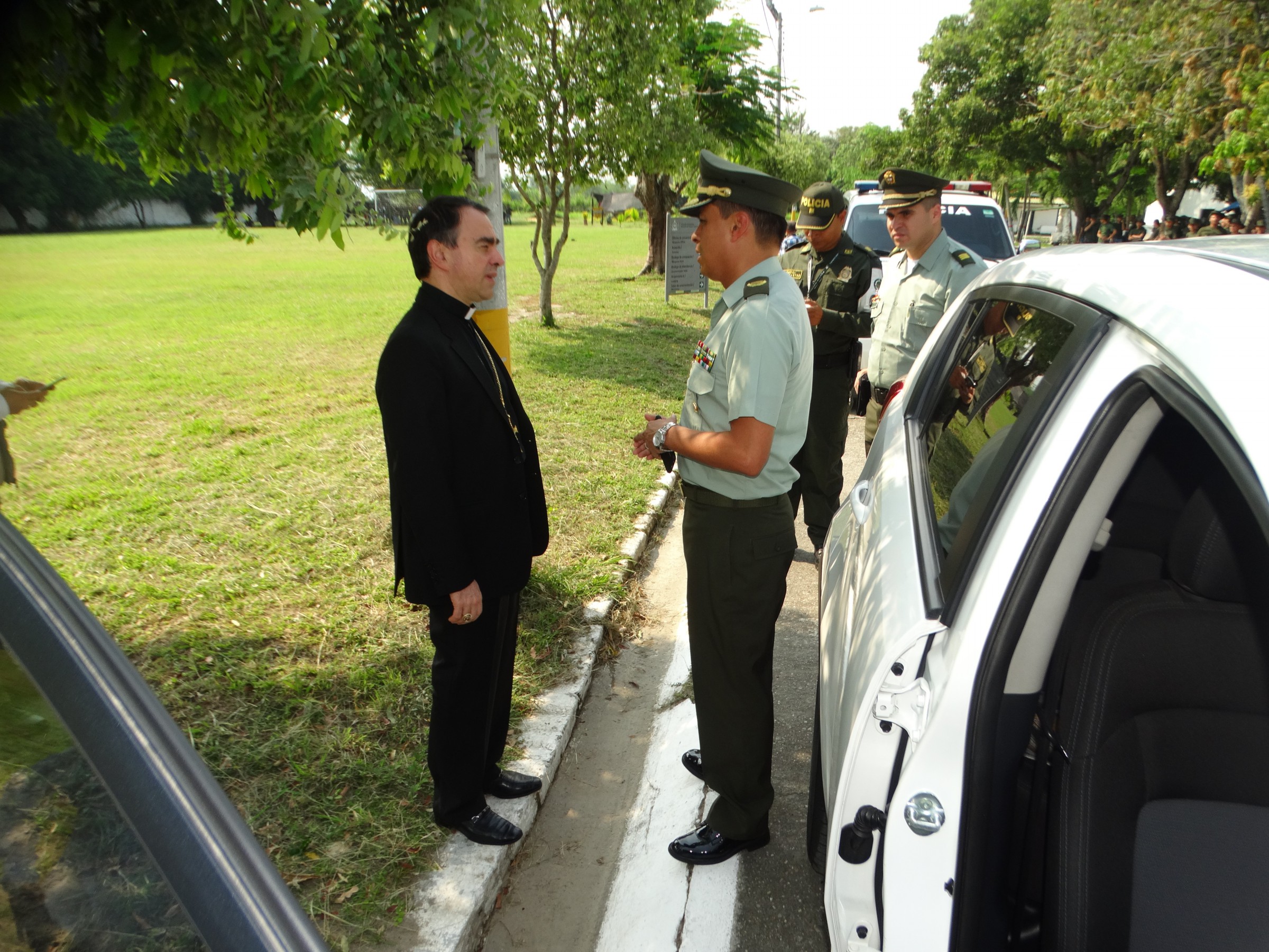La Escuela de Policía Gabriel González Recibe al Nuncio Apostólico