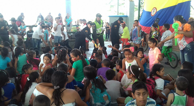 Policía-autoridades y comunidad-fortalecen lazos de amistad y vínculos-en el Meta