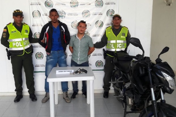 foto-capturados-dos-hombres-por-porte-ilegal