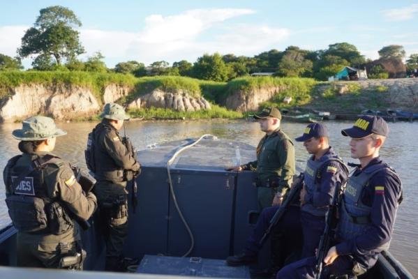 armada y policía nacional