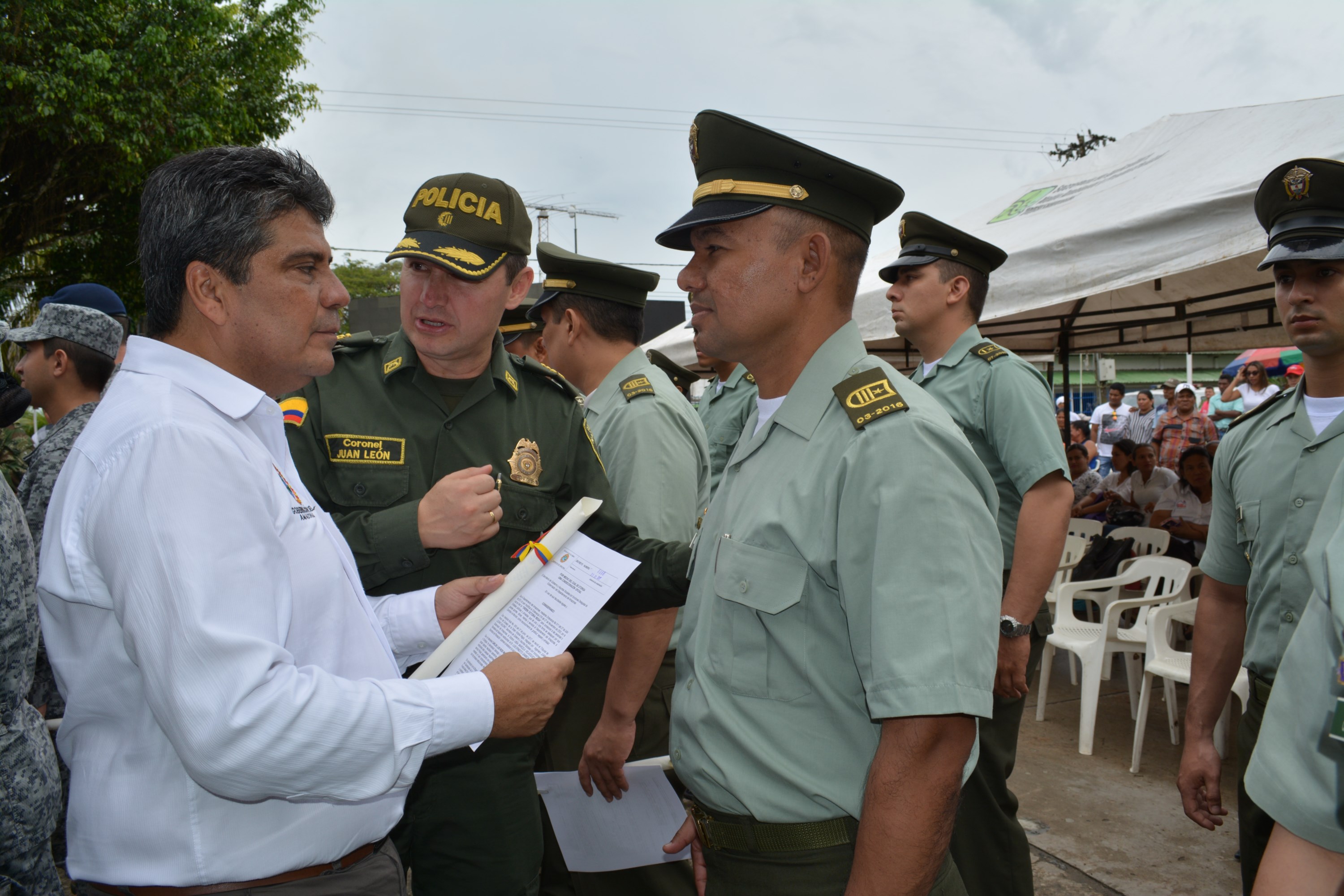 22 policías fueron condecorados con la orden “victoria regia” 