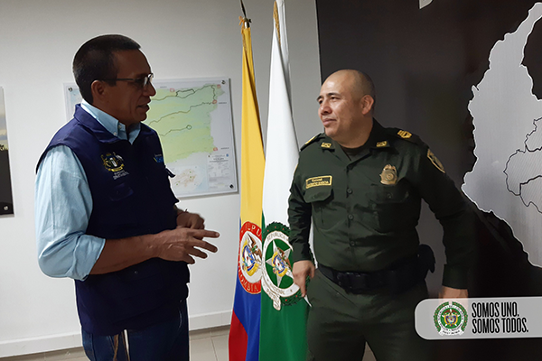 señor Gobernador y señor Coronel 