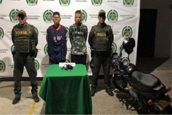 Capturados alias “Goku” o “Búcaro” y “El Paisa” en flagrancia con un revólver en Barrancabermeja 