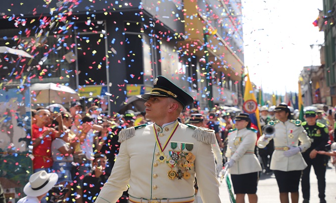 Más de 1.300 uniformados de la Policía Nacional acompañaron los desfiles patrióticos en todo el departamento, reafirmando su compromiso con la seguridad, la soberanía y la paz de Colombia.