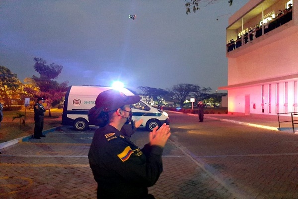 Un  sentido reconocimiento para todos los funcionarios de la salud  