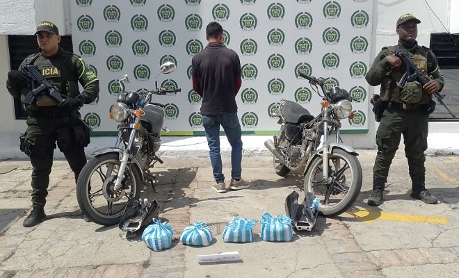 En Ocaña, la Policía Nacional descubre caleta para droga en dos motocicletas