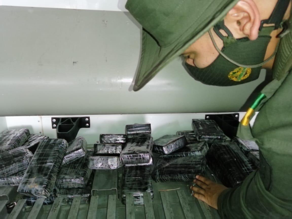 En un contenedor de frutas hallamos 60 kilos de clorhidrato de cocaína en Santa Marta 