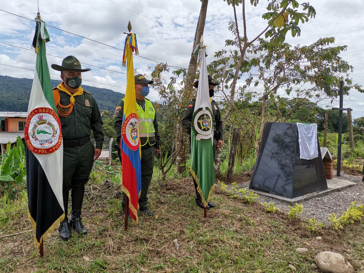 En un acto solemne recordamos la memoria de nuestro héroes caídos en la vereda la “M” 