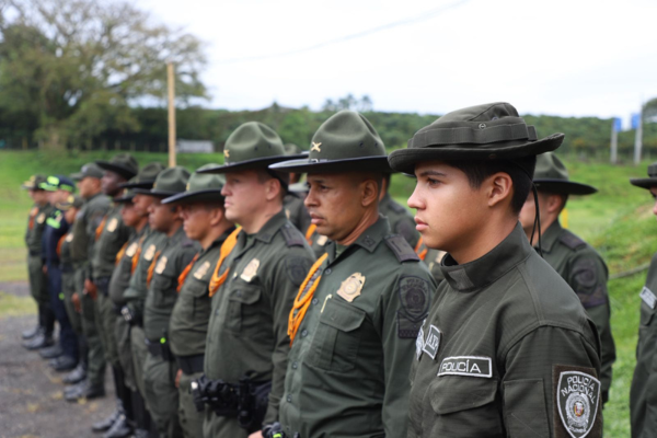 identificando fortalezas y oportunidades de mejora en aspectos clave como logística, armamento, contratación e infraestructura