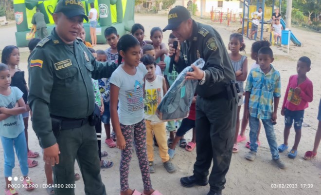 Entrega de útiles escolares 
