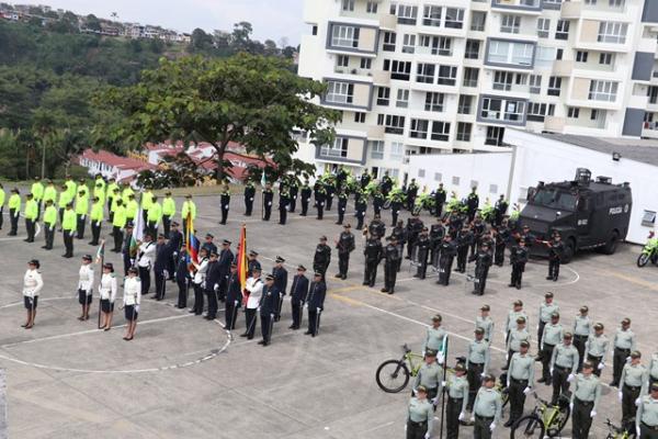 Celebramos un aniversario más, realizadas en las instalaciones del comando de la Policía Metropolitana de Pereira