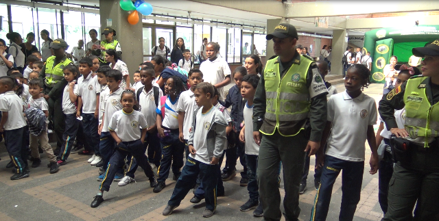 El-evento-se-llevó-a-cabo-en-la-institución-educativa-suroriental-comuna-Boston