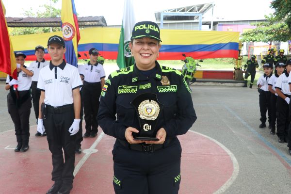 Graduados 18 niños, niñas y adolescentes del grupo Cívica Infantil en la comuna del Café.