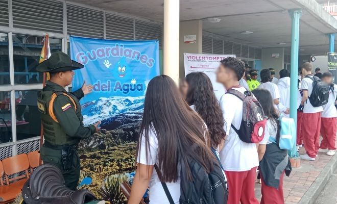 Sensibilizaciones en colegios sobre la importancia de preservar los recursos naturales