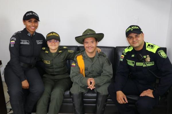 El anhelo de estos jóvenes siempre fue ser policías por un día