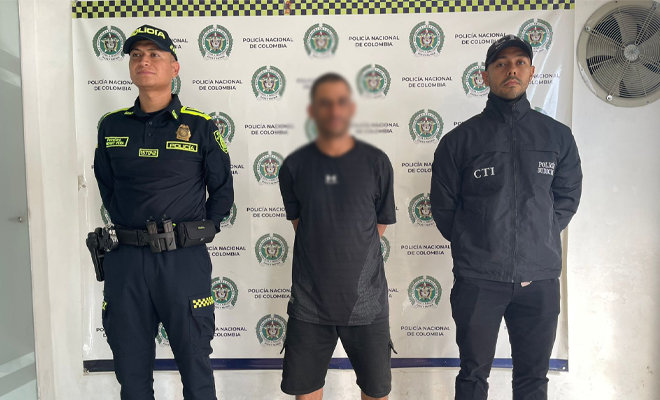 La persona judicializada se encuentra solicitada por el delito de homicidio y porte ilegal de armas de fuego