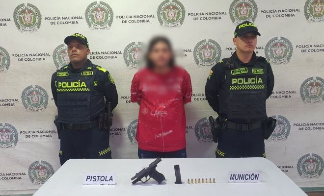 En medio del procedimiento es capturada otra persona con orden judicial por tráfico de estupefacientes