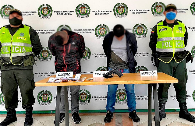 Quienes-mediante-intimidación-con-arma-traumática-hurtaron-dinero-en-efectivo
