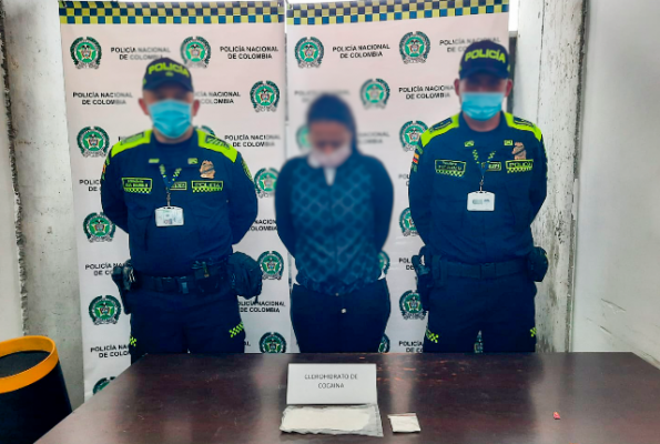 Capturada con estupefacientes 