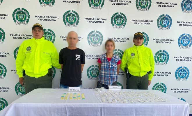 En el procedimiento llevado a cabo, son incautadas varias dosis de bazuco y base de coca