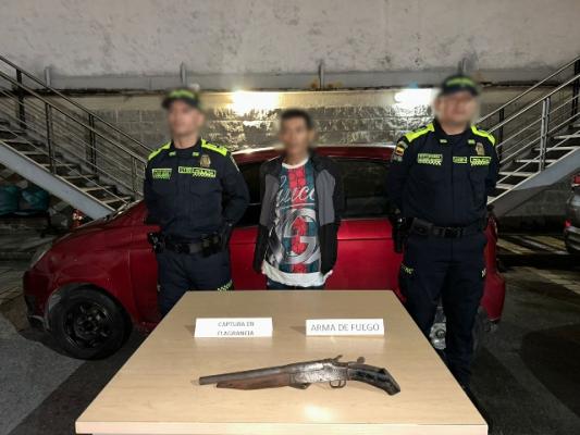 Hombre armado fue capturado posteriormente a hurtar a un ciudadano en la ciudad de Pereira
