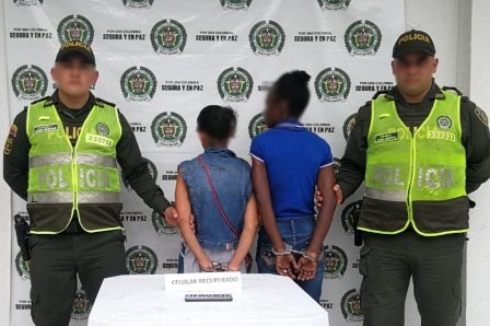 Dos-hombres-y-una-mujer-fueron-capturados-incautación-de-un-arma-de-fogueo-y-recuperación-de-los-elementos-hurtados