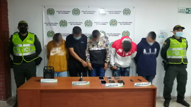 Se-logra-la-recuperación-de-seis-celulares-un-parlante-dinero-y-se-incauta-un-vehículo-utilizado-para-cometer-el-ilícito