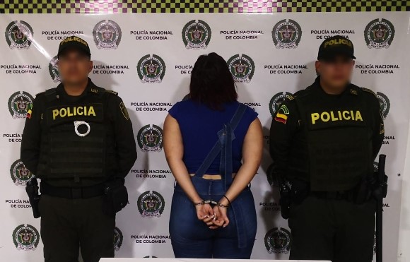 Capturada por porte de estupefacientes 