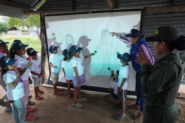 juegos, niños, policias