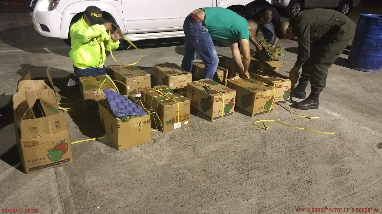 En-dos-vehículos-escondían-440-kilos-de-cocaína