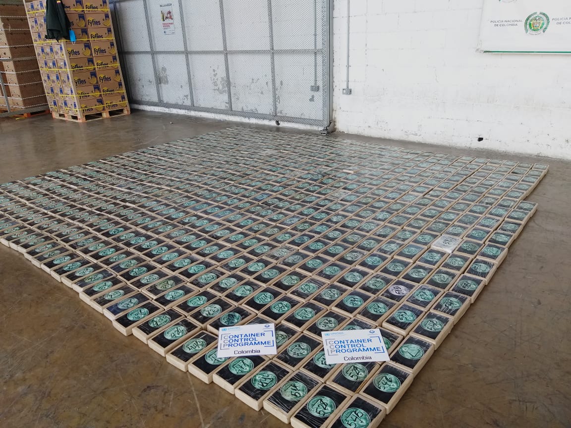 Incautamos 1.100 kilos de clorhidrato cocaína en el puerto de Santa Marta ocultos en cajas de frutas