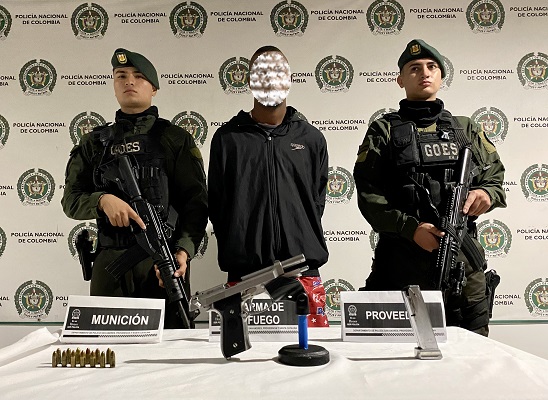 Tenía en su poder un arma de fuego tipo pistola