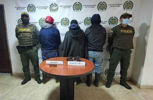 Capturados tres ciudadanos