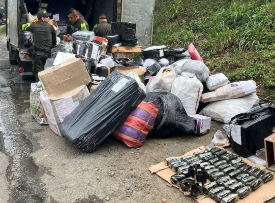 La Policía Nacional logra hallar mediante modalidad de encomienda 46 granadas artesanales en el Sur del Valle del Cauca