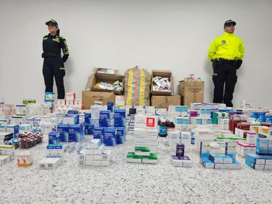 Más de 58 mil unidades incautadas durante allanamientos en el centro comercial San Nicolás, con un valor superior a $520 millones.