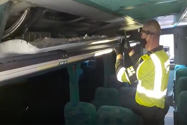 43 paquetes de marihuana venían encaletados en un bus 