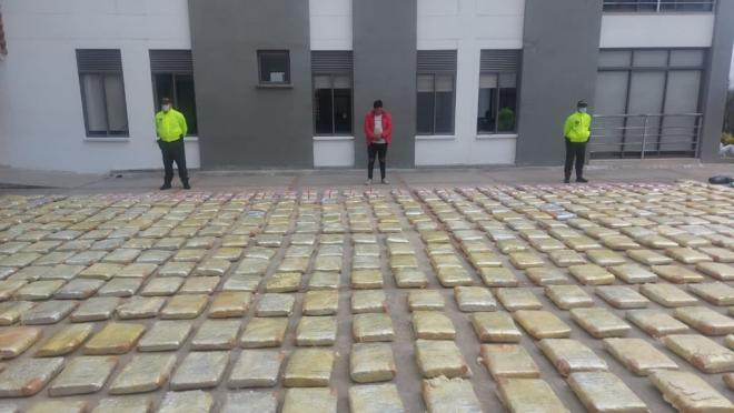 Un_capturado_y_tonelada_y_media_de_Creepy_incautada_2