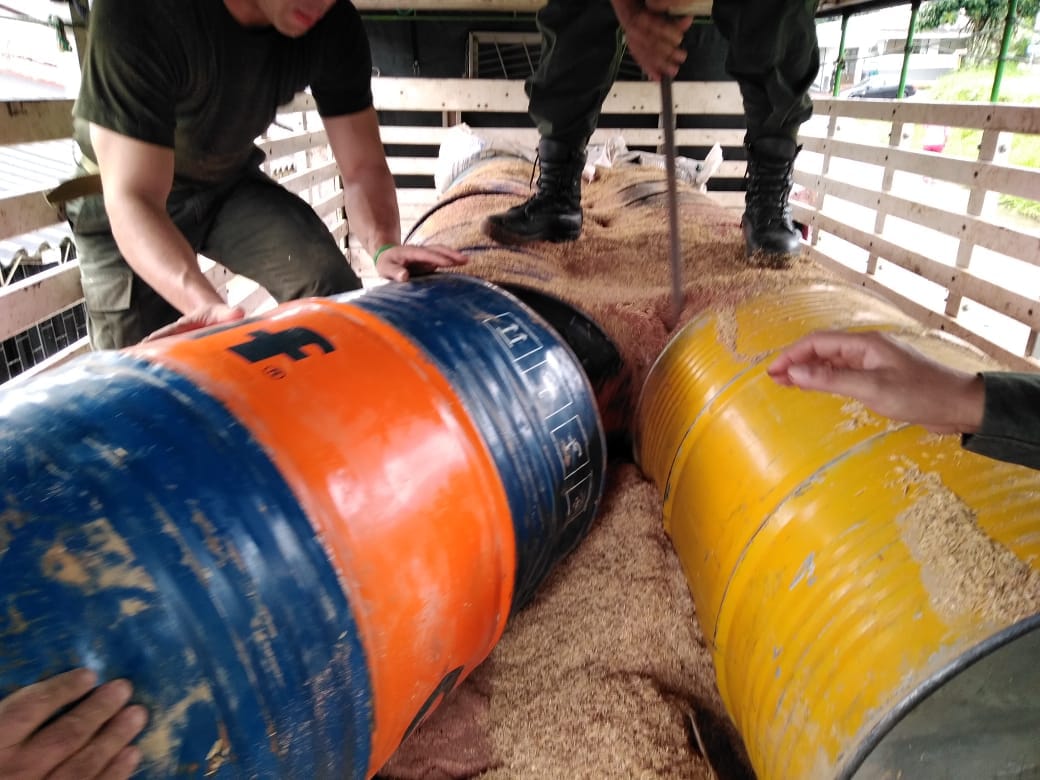 Incautadas-30-toneladas,-siete-personas-capturadas-y-cuatro-vehículos-inmovilizados