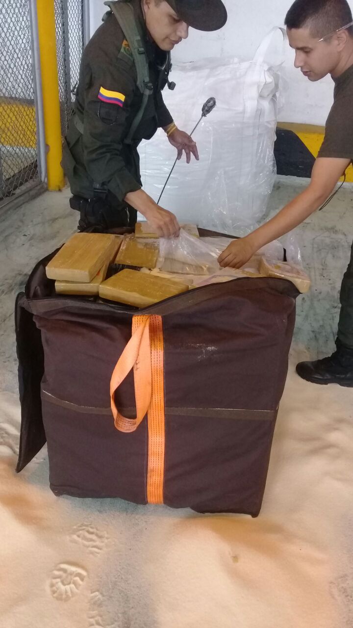 Dentro de azúcar orgánica se halló-una-tonelada-de-cocaína