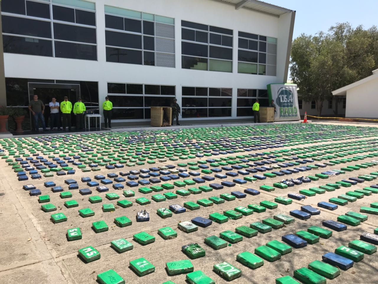 Incautadas más de dos toneladas de cocaína en Santa Marta