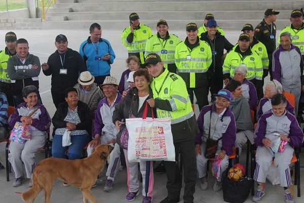 Actividad lúdico recreativa con adultos mayores de Sibaté