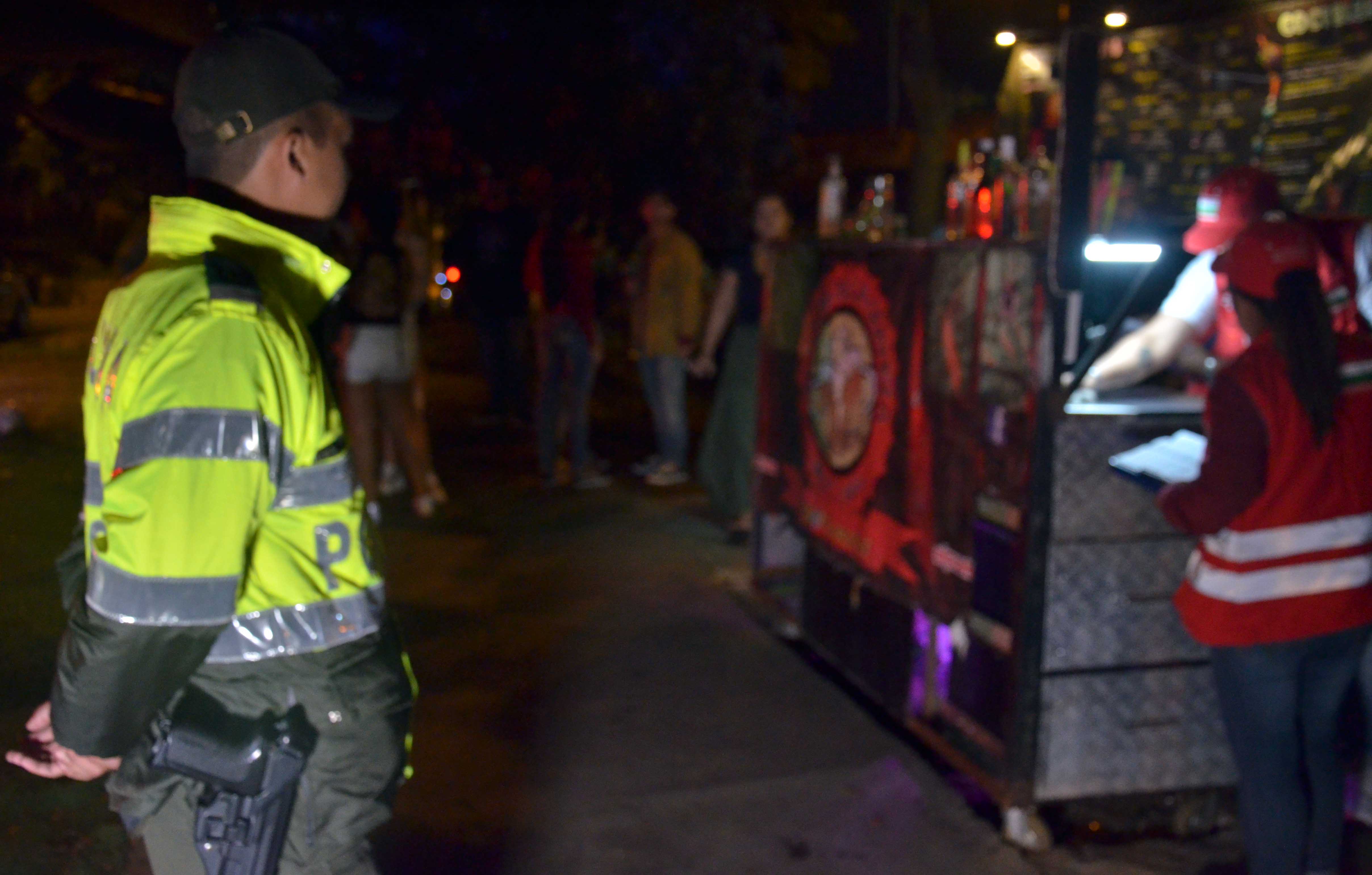 Policía brinda acompañamiento a funcionario de espacio público de la Alcaldía de Medellín