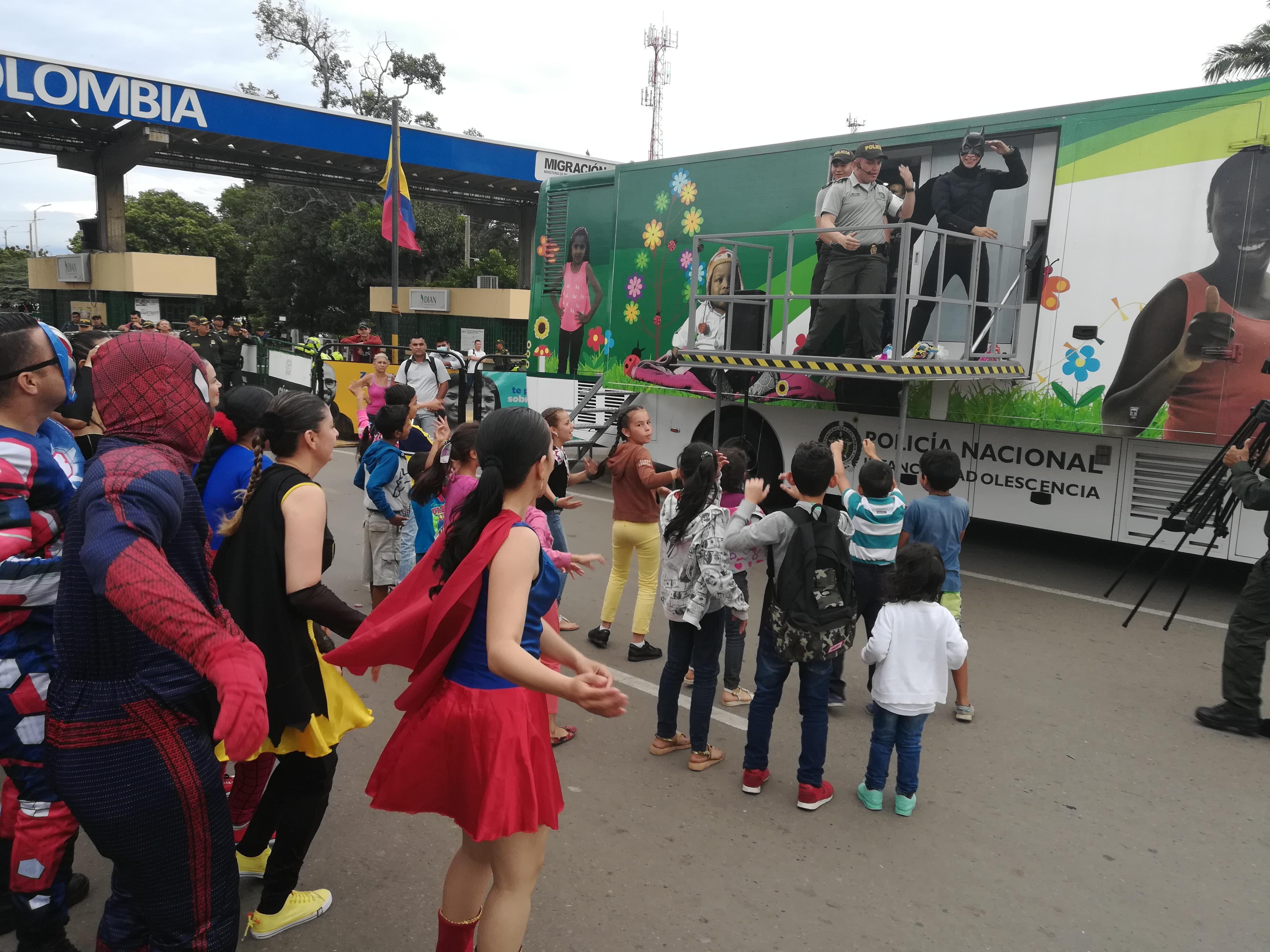 cerca-de-mil-infantes-disfrutaron-de-alegría-y-diversión-esta-actividad-fue-liderada-por-el-bus-interactivo-infantil-de-la-policía-de-infancia-y-adolescencia 