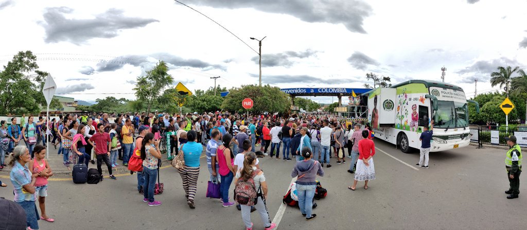 cerca-de-mil-infantes-disfrutaron-de-alegría-y-diversión-esta-actividad-fue-liderada-por-el-bus-interactivo-infantil-de-la-policía-de-infancia-y-adolescencia 