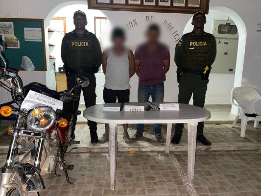 La Policía capturó en flagrancia a dos hombres que portaban un arma de fuego de manera ilegal 