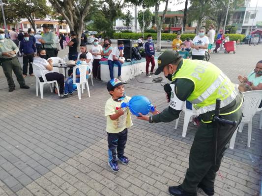 La_policía_en_santander_garantiza_los_derechos_de_nuestros_niños_niñas_y_adolescentes_ 3