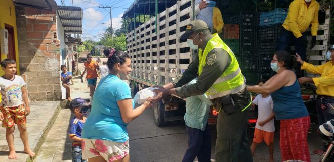 La_Policía_Nacional_de_cimitarra_realizó_campaña_denominada_el_papayón”_3