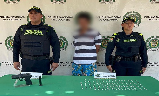 Capturado"Carlitos" con un arma de fuego tipo pistola