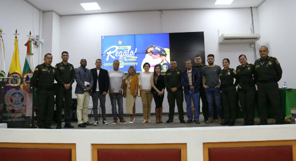 Socializamos a los representantes del ministerio público, líderes sociales, defensores de DDHH, estudiantes de derecho y comunidad el nuevo estatuto disciplinario policial