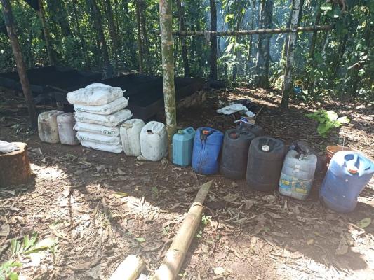 Hallamos-un-laboratorio-de-producción-de-permanganato-de-potasio-en-Putumayo